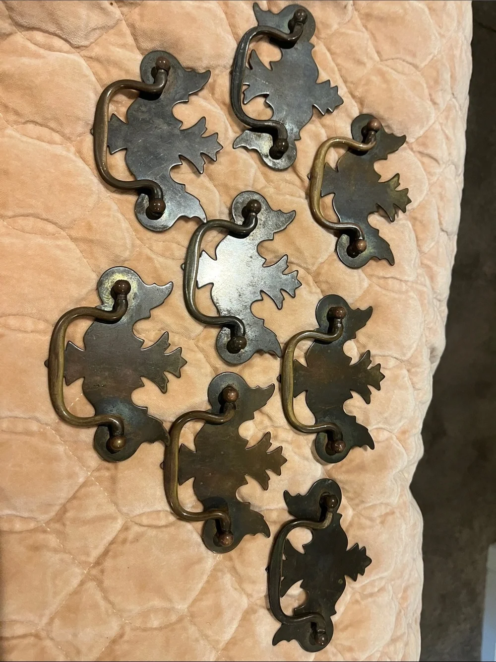 Antique Brass Tone Leaf Drawer Pulls - Set of 8